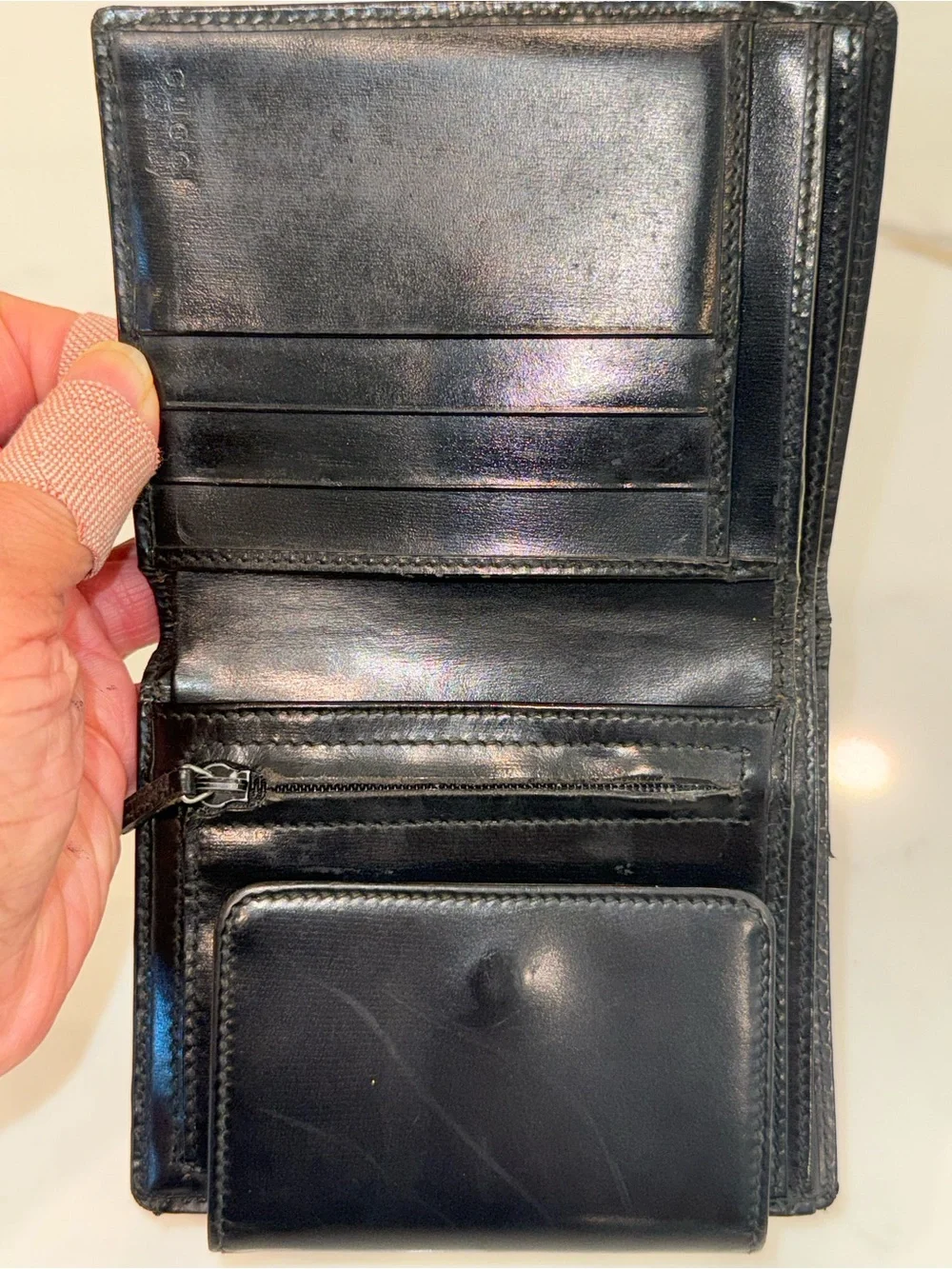 Gucci Men’s Wallet Crossbody with Embossed GG Jacquard